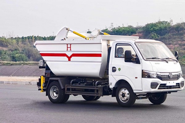 東風(fēng)自裝卸式垃圾車